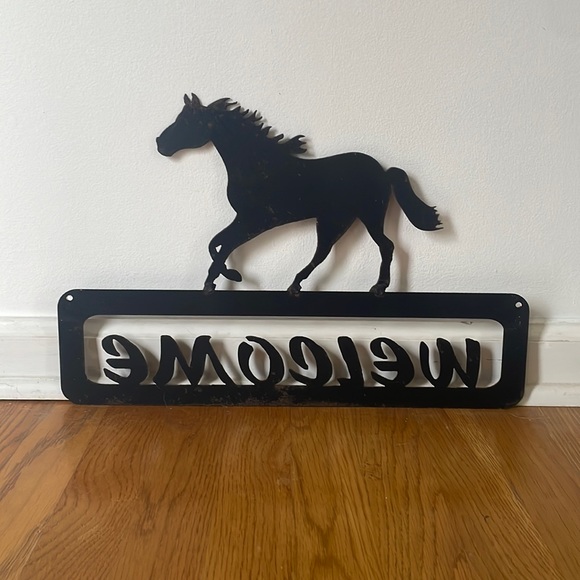 Metal Horse Welcome Sign - Picture 2 of 10